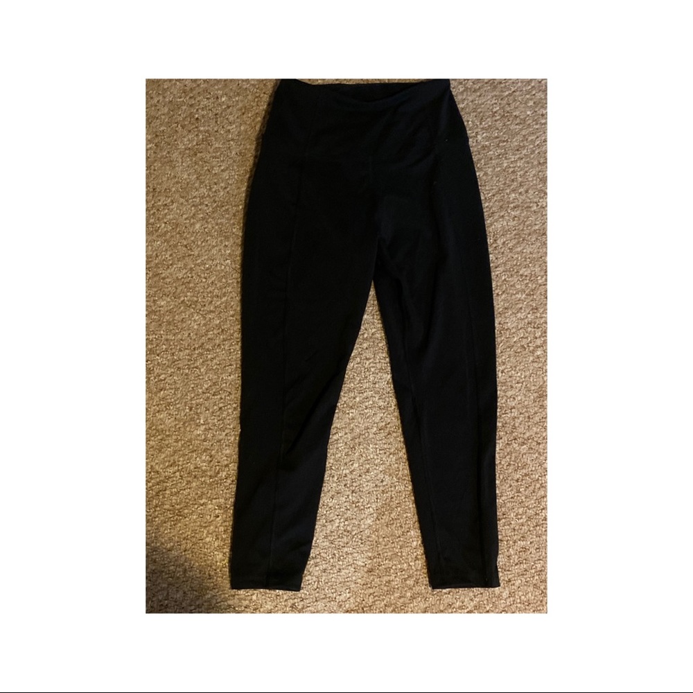 Black capri workout leggings